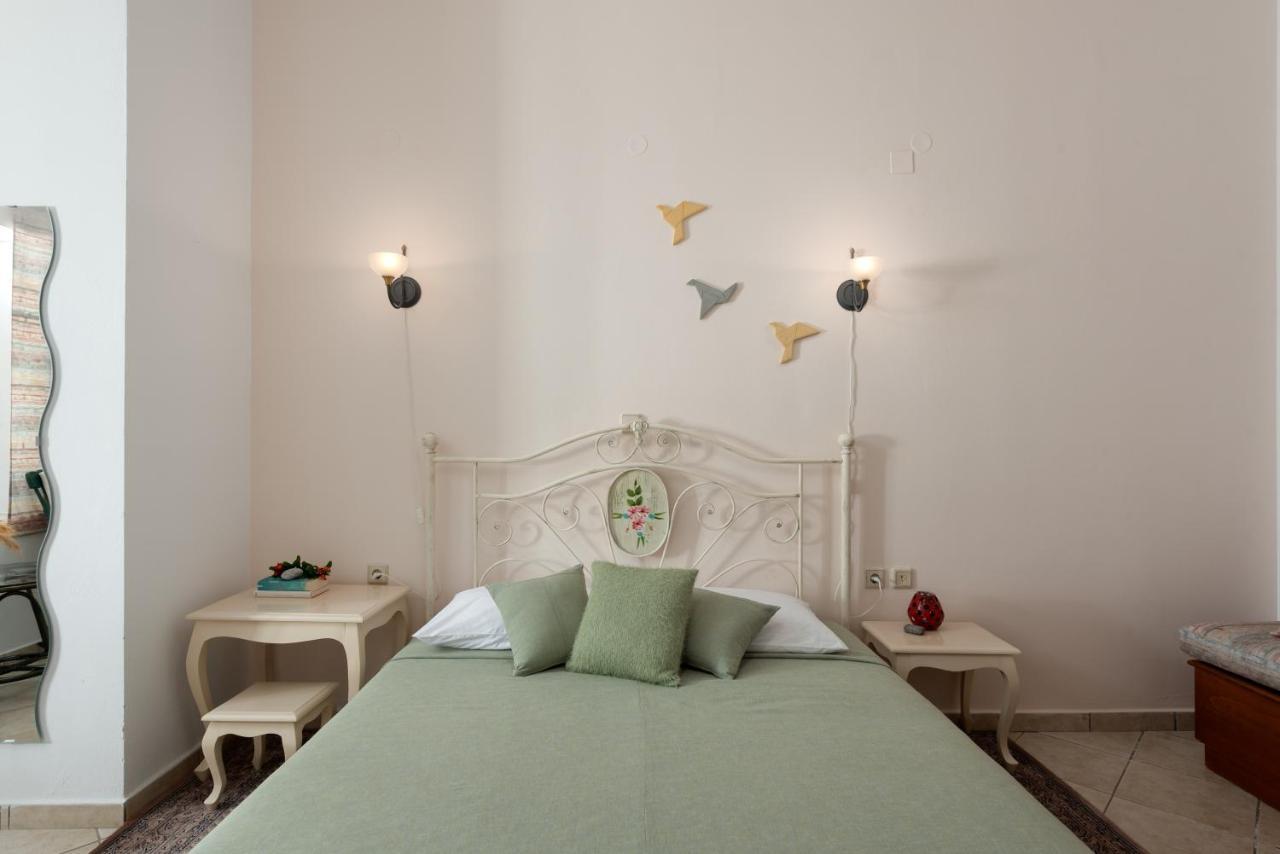 Aura Traditional Apartment Prinés Екстериор снимка