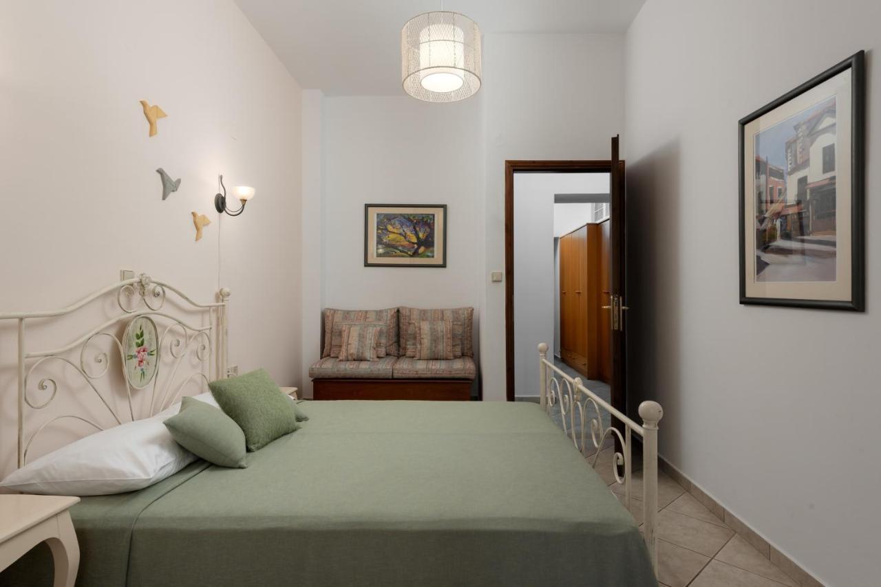 Aura Traditional Apartment Prinés Екстериор снимка